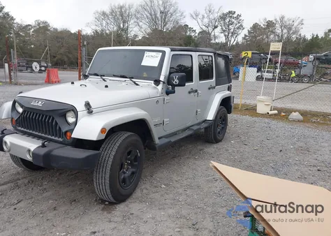 2009 Jeep Wrangler Unlimited Sahara from USA, damaged, VIN 1J4GA591X9L759880